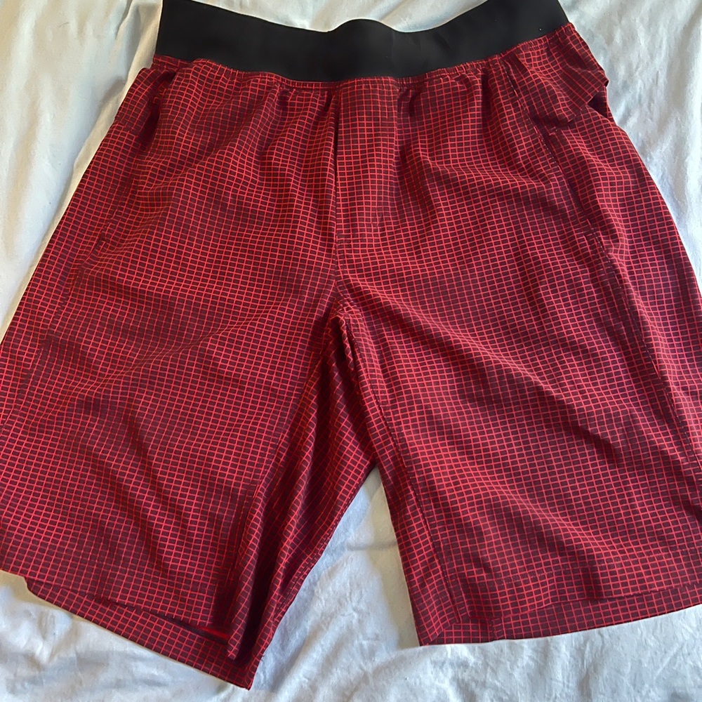 Men’s Lululemon Athletica Red and Black Shorts 6”